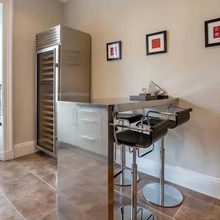 Appartamento Penthouse With Elevator & Parking Edimburgo