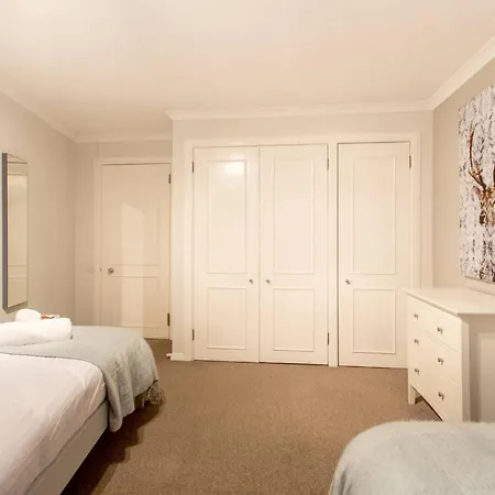 Apartment Joivy Stylish Apt Next To Dean Village With Free Parking