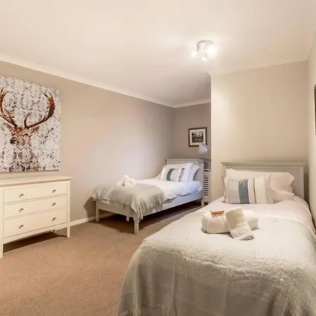 Joivy Historic Centre With Free Secure Parking - No Suvs * Edinburgh