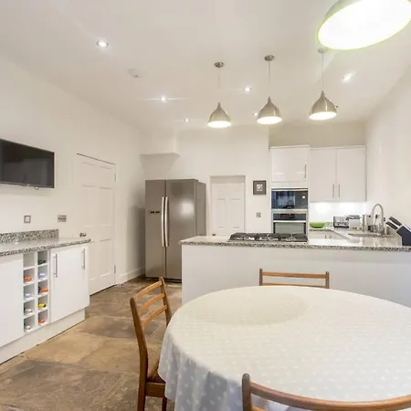 Joivy Spacious Flat With Garden In Centre Apartment *