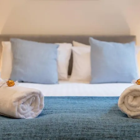 Joivy Spacious Flat With Garden In Centre *