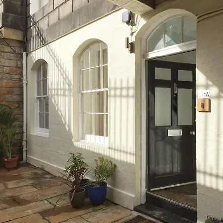 Joivy Spacious Flat With Garden In Centre