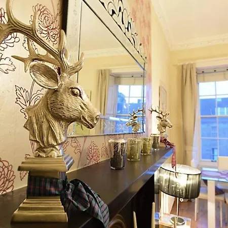 11 York Place * Edinburgh