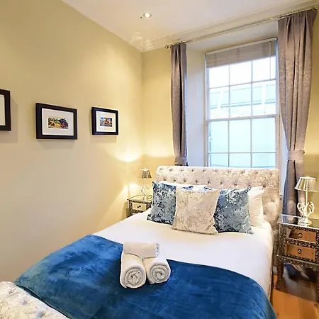 Apartment 11 York Place Edinburgh