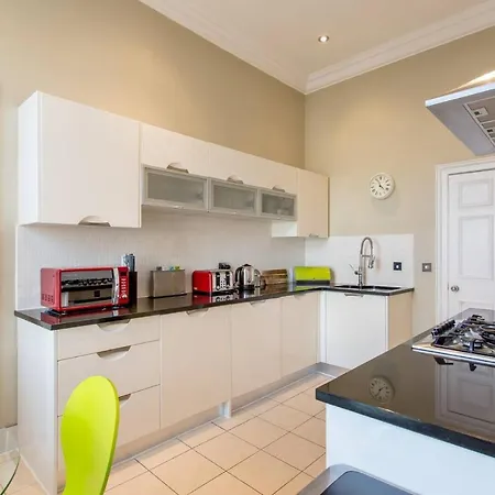 Apartment 11 York Place Edinburgh