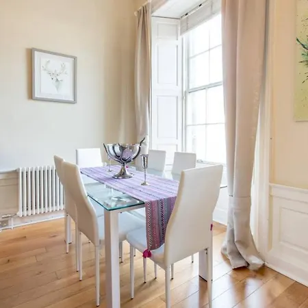 Apartment 11 York Place Edinburgh