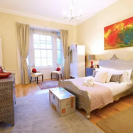 11 York Place Apartment