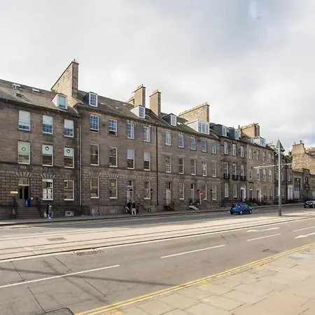 11 York Place Apartment
