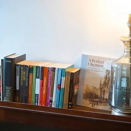 The Rock House - Historic Gem In The Heart Of The City Holiday home Edinburgh