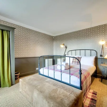 The Rock House - Historic Gem In The Heart Of The City Holiday home Edinburgh