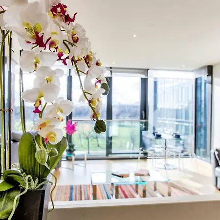 Altido Luxury Quartermile Apart شقة