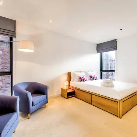 Altido Luxury Quartermile Apart شقة