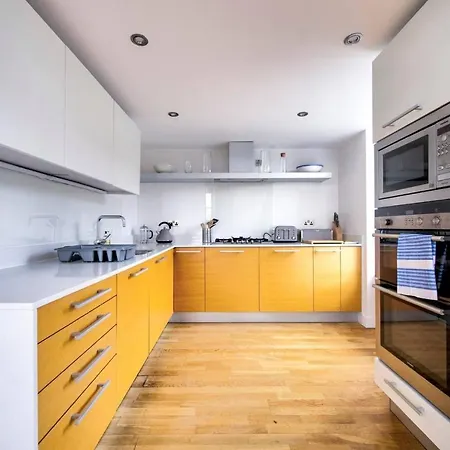 Altido Ultra Luxury Quartermile *
