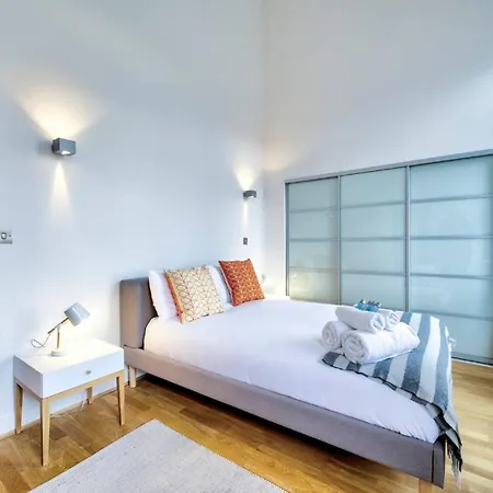 Altido Ultra Luxury Quartermile *