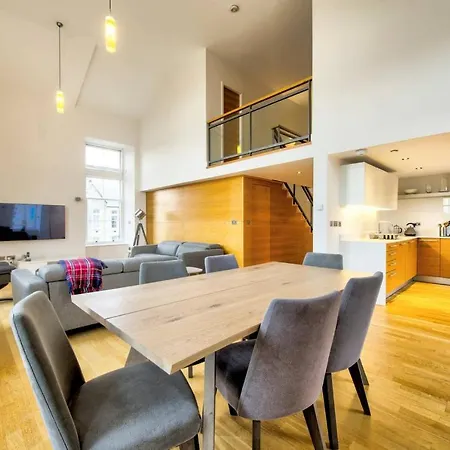 Altido Ultra Luxury Quartermile