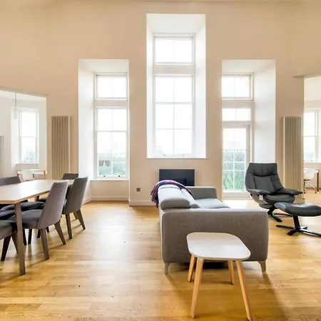 Altido Ultra Luxury Quartermile Apartment