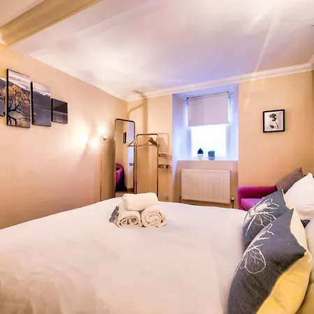 Cool Stockbridge Apartmnt شقة