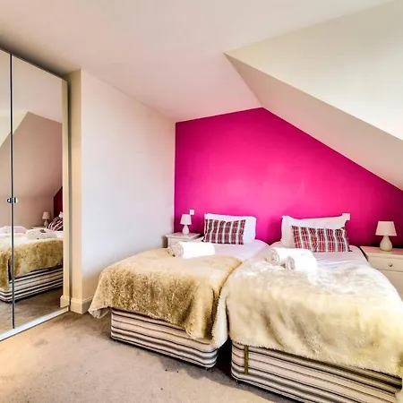City Centre Penthouse Apartment *
