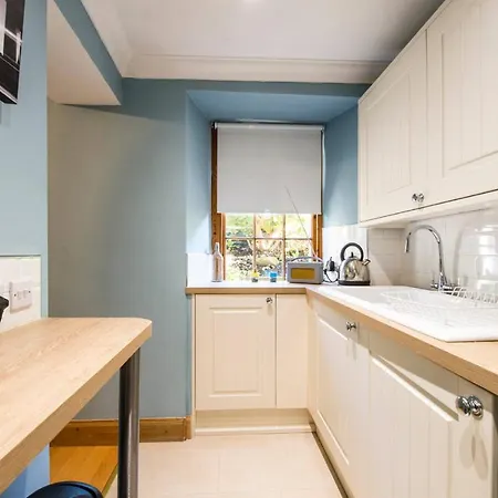 Cool Stockbridge Apartmnt شقة
