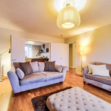 City Centre Penthouse Apartment *