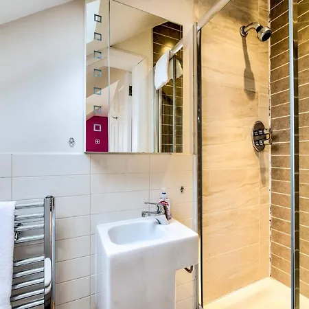 City Centre Penthouse * Edinburgh