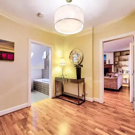 City Centre Penthouse Apartment Edinburgh