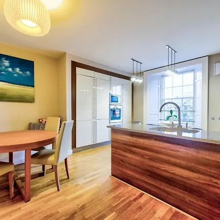 Apartment City Centre Penthouse Edinburgh