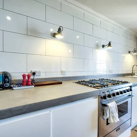 Luxury Frederick St Apart شقة