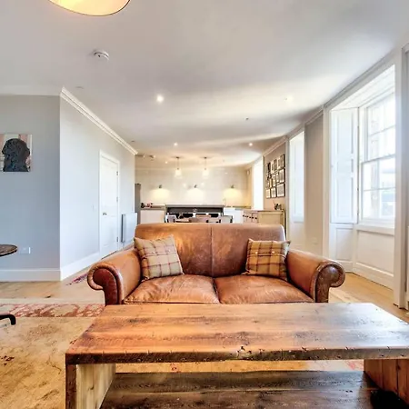 Luxury Frederick St Apart