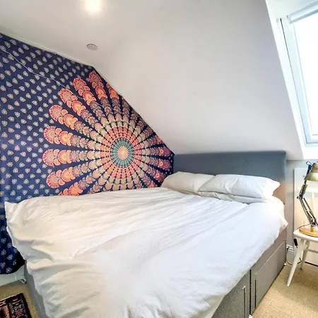 Luxury Frederick St Apart شقة *