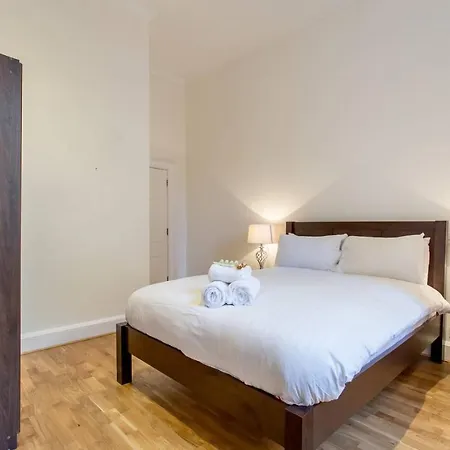 Apartment City With Garden Edinburgh