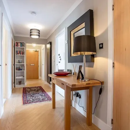 Joivy Inviting Near Leith Walk * Edinburgh