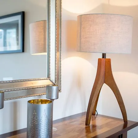 Joivy Inviting Near Leith Walk