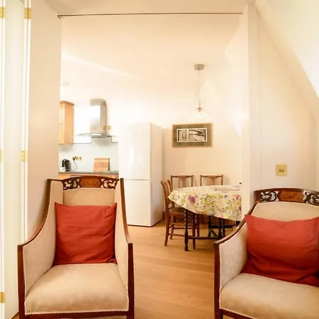 Historic Mews House In The New Town Holiday home Edinburgh