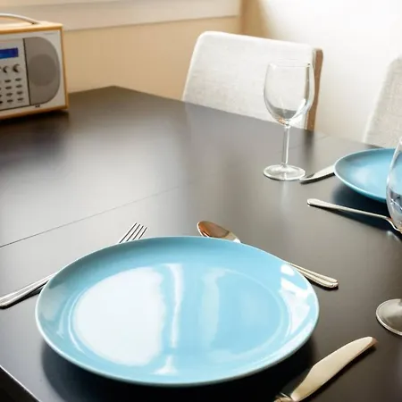 Altido Lovely For 4 With Free Parking Appartement