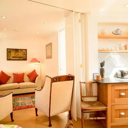 Historic Mews House In The New Town Holiday home Edinburgh