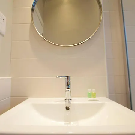 Joivy Modern Centre Flat Next To Calton Hill Edimburgo