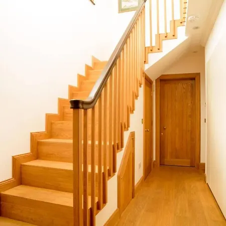 Historic Mews House In The New Town Holiday home *