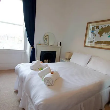 2bed Flat Next To Castle Apartment Edinburgh