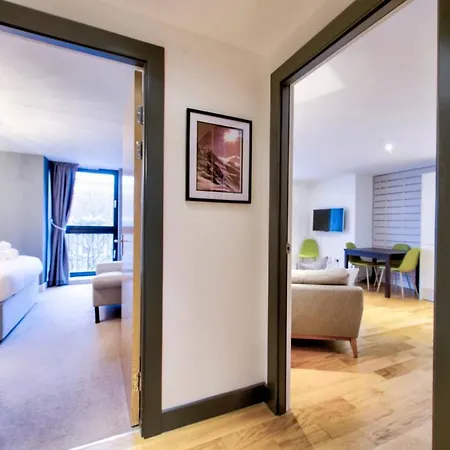 Altido Stylish And Spacious 1bed Home, Short Walk From The Center