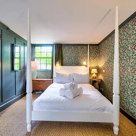 Casa vacanze Altido Rockhouse: Historic Gem - Photographer's Studio *