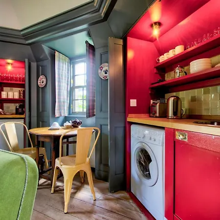 Holiday home Altido Rockhouse: Historic Gem - Photographer's Studio