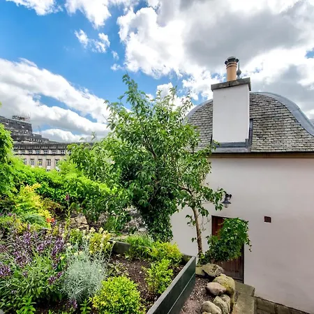 Casa vacanze Altido Rockhouse: Historic Gem - Photographer's Studio Edimburgo