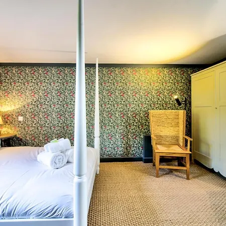 Altido Rockhouse: Historic Gem - Photographer's Studio Holiday home Edinburgh