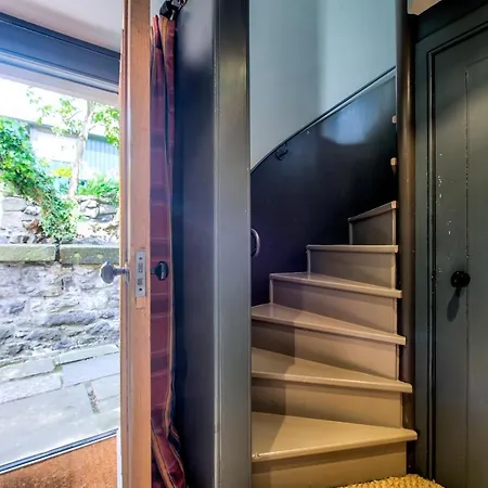 Altido Rockhouse: Historic Gem - Photographer's Studio Holiday home