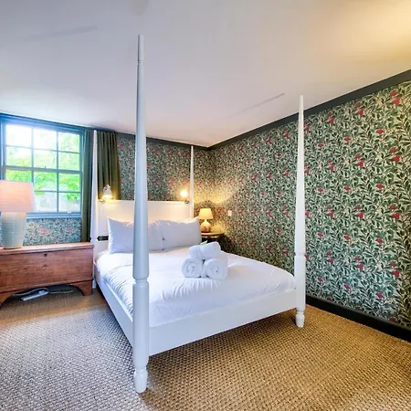 Altido Rockhouse: Historic Gem - Photographer's Studio Holiday home *