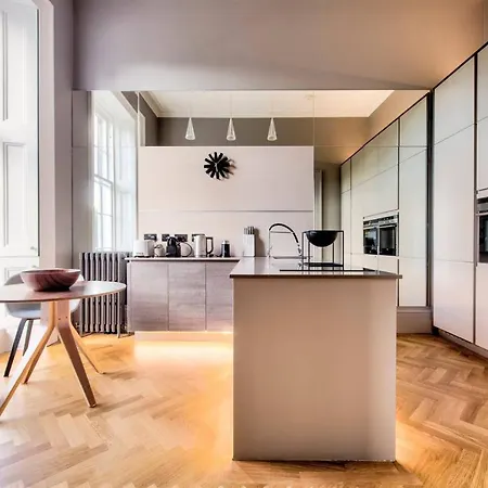 Amazing Carlton Terrace Apt With Garden Access Appartement Edinburgh