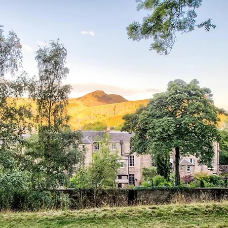 Amazing Carlton Terrace Apt With Garden Access