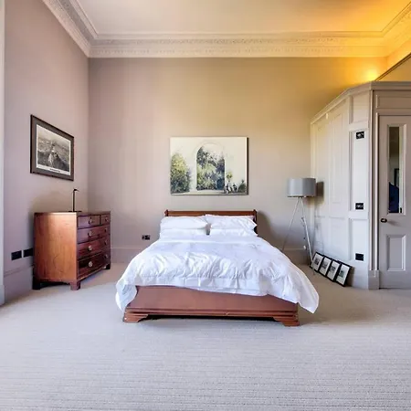 Amazing Carlton Terrace Apt With Garden Access