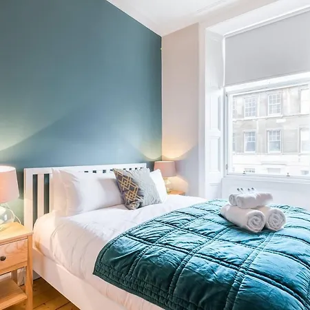 דירה Stylish, Newly Renovated Old Town Flat אדינבורו